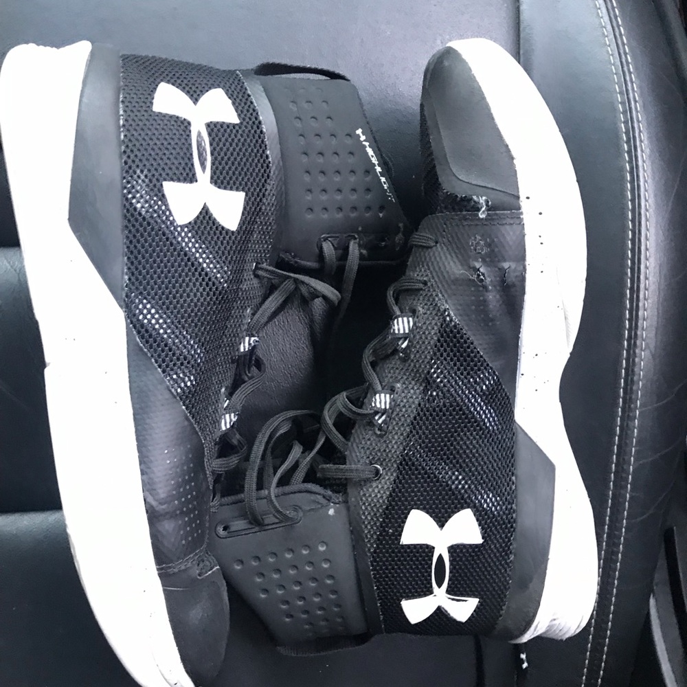 High top volleyball sneakers